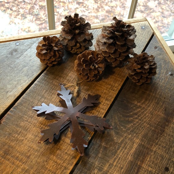 Rustic Christmas distressed metal snowflake tree ornaments - Picture 8 of 10